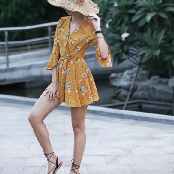 “Be Spring a Bouquet” (CLOSING CLOSET SALE) - Picture 2 of 7